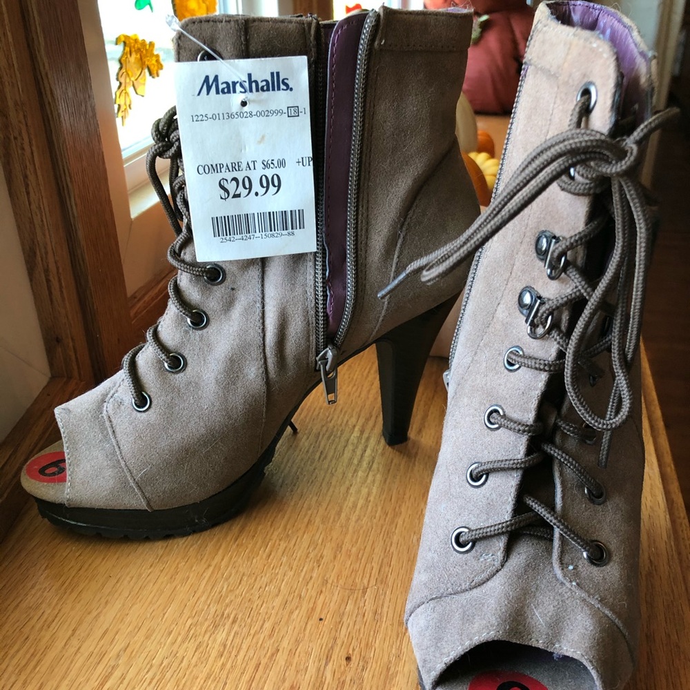 MADDEN Booties SIZE 6